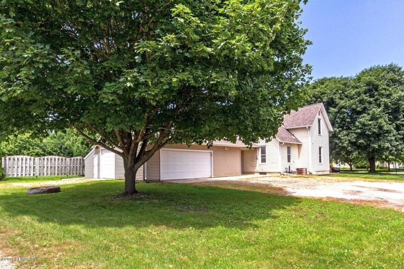 105 Olive St, West Concord, MN 55985