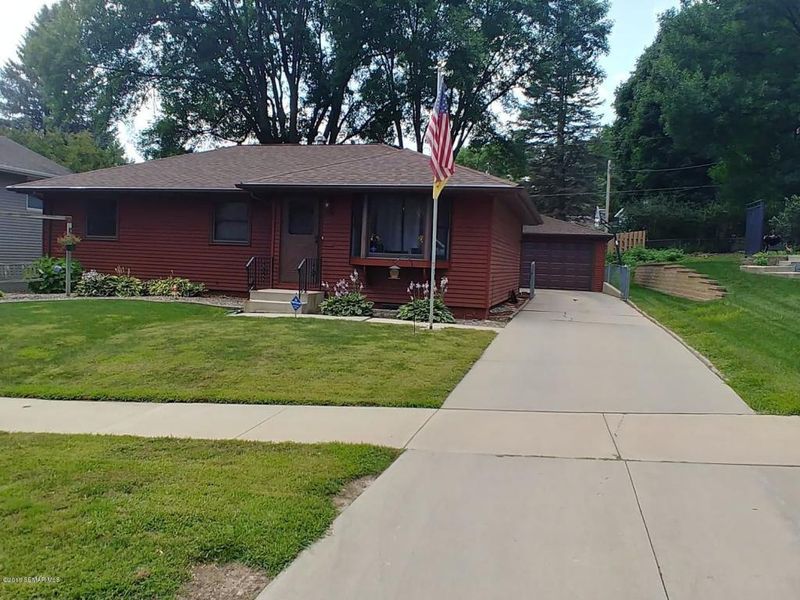 508 28th St NW, Rochester, MN 55901