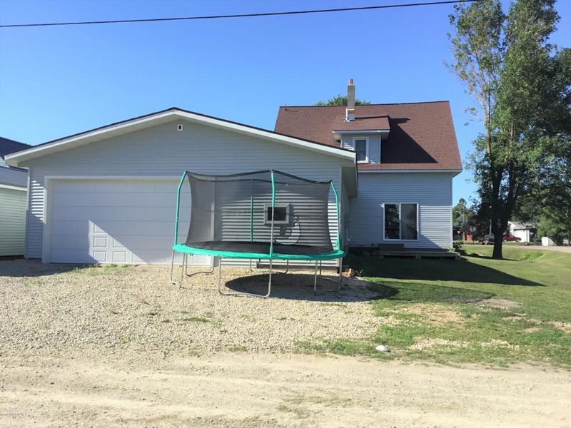 135 E Front St, Claremont, MN 55924