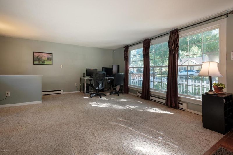 807 9th St NW, Rochester, MN 55901