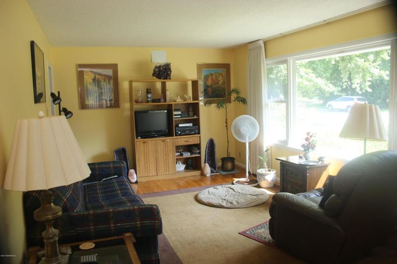 10524 Chowen Ave S, Bloomington, MN 55431