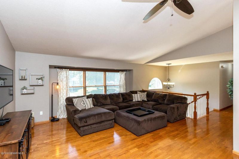 1024 W Elm St, Lake City, MN 55041