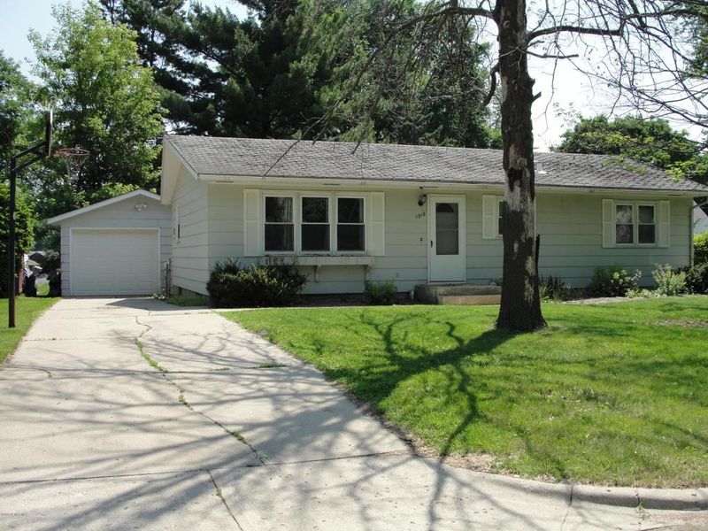 1313 Leif Ave NW, Owatonna, MN 55060