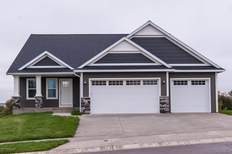 6361 Fairway Dr NW, Rochester, MN 55901