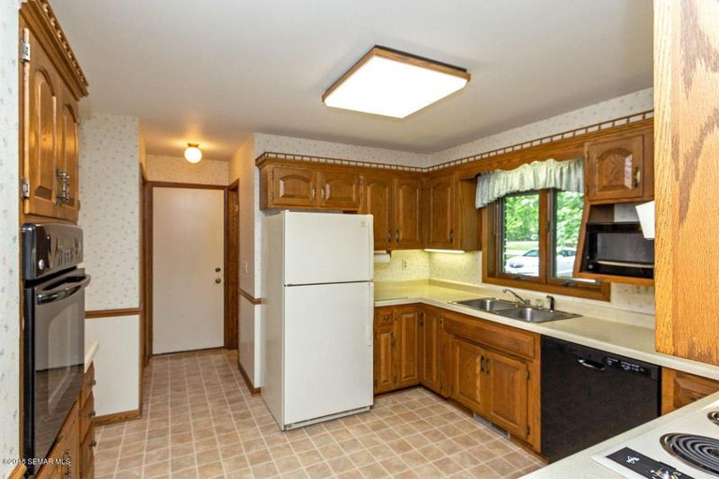 1031 Quarry Ct NE, Rochester, MN 55906