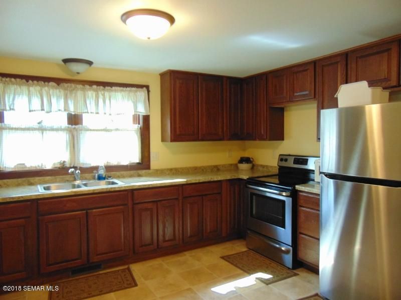 804 3rd St SW, Waseca, MN 56093