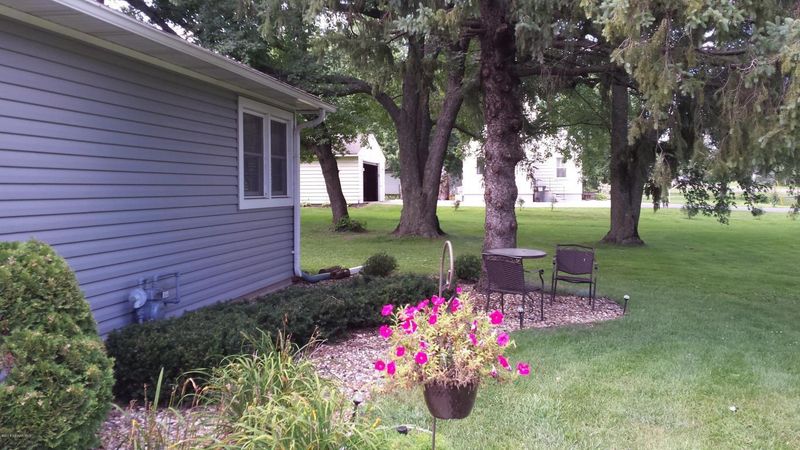22305 570th Ave, Austin, MN 55912