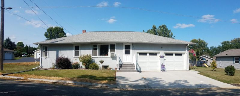 612 Cedar St, Hokah, MN 55941