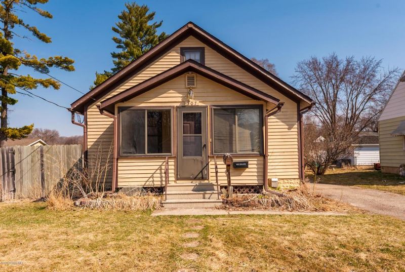 507 8th St NW, Rochester, MN 55901