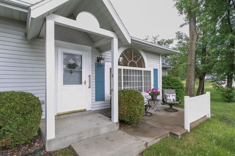 1917 Cabernet Ln NW, Rochester, MN 55901