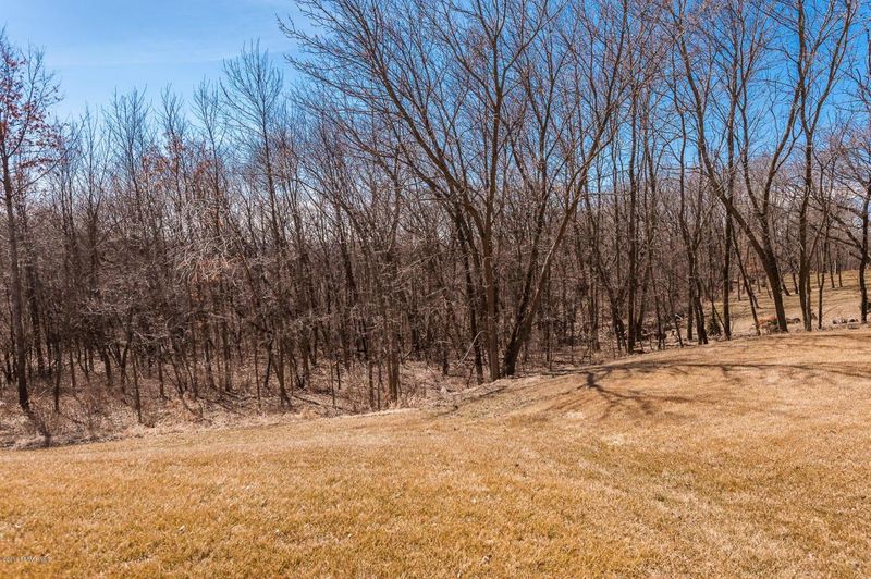 3016 Stone Park Dr NE, Rochester, MN 55906