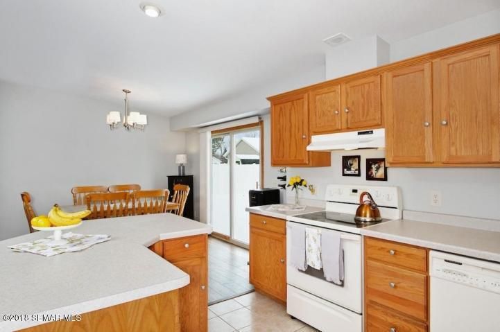 707 Shelly Ln, Onalaska, WI 54650