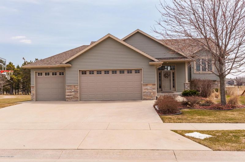 3744 Odyssey Dr SW, Rochester, MN 55902