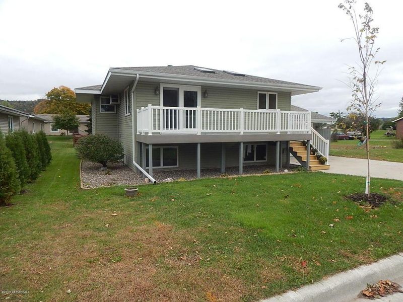 514 N High St, Rushford, MN 55971