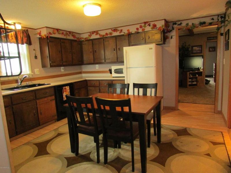 668 E 10th St, Winona, MN 55987
