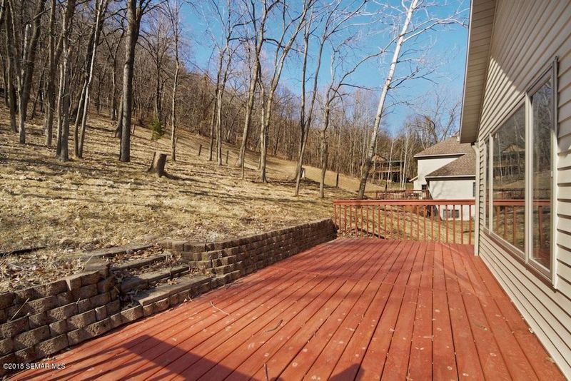 134 Mcintosh Rd E, La Crescent, MN 55947