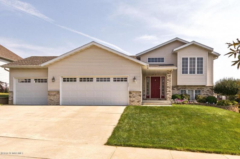 5160 55th Ave NW, Rochester, MN 55901