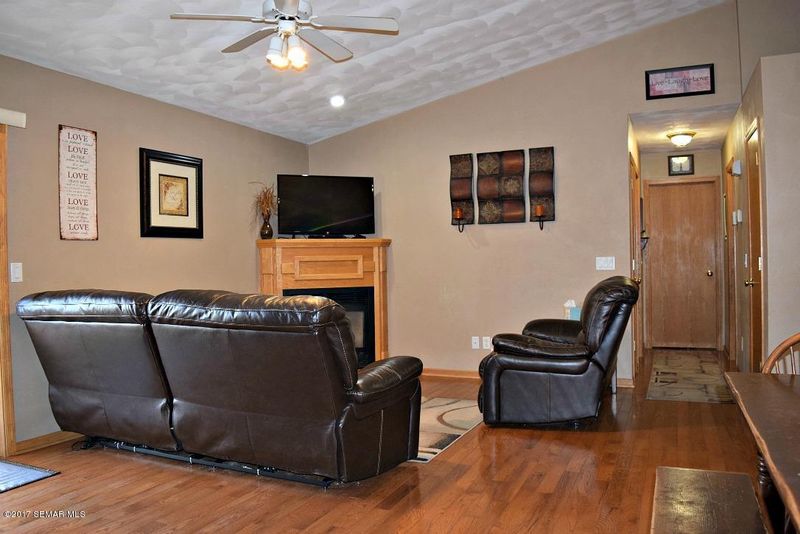 1282 Bellflower Ln NE, Owatonna, MN 55060