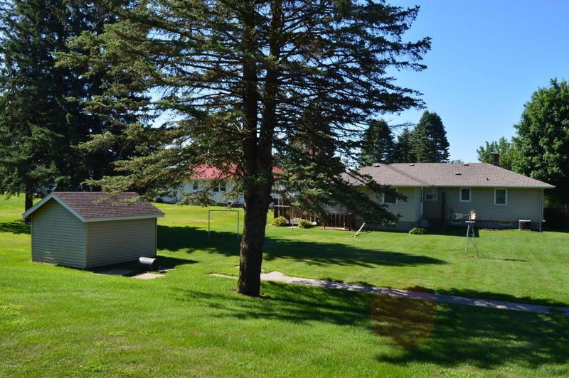 144 Goodview Dr, Spring Grove, MN 55974