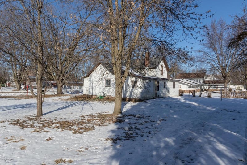 118 Main St S, Dover, MN 55929