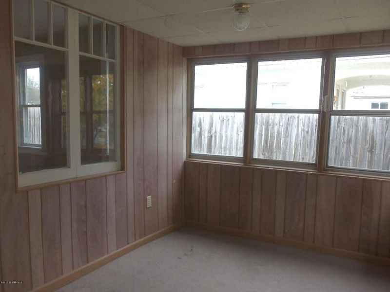209 N Oak St, Mabel, MN 55954