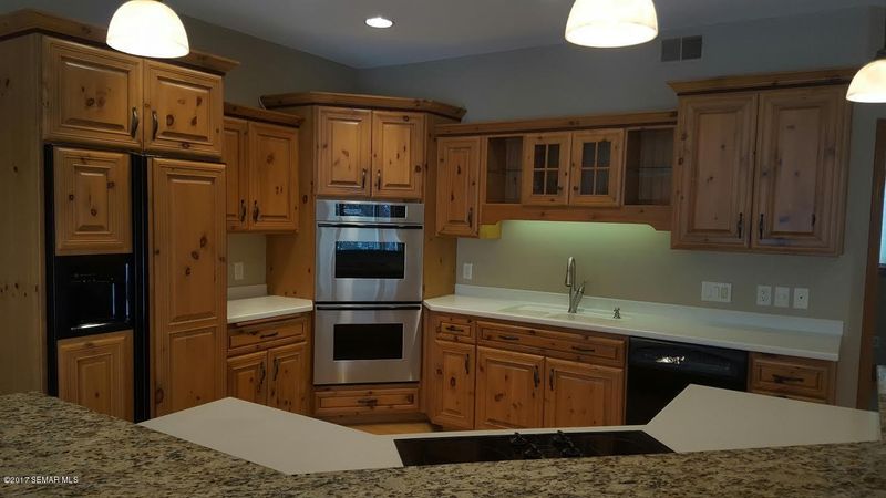 3001 Eagle Ridge Dr E, Willmar, MN 56201