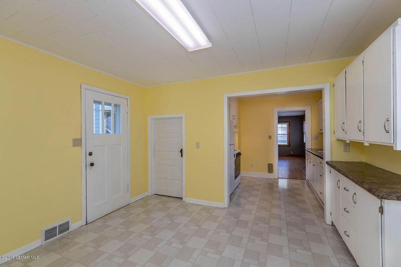 108 S Hudson Ave, Spring Valley, MN 55975