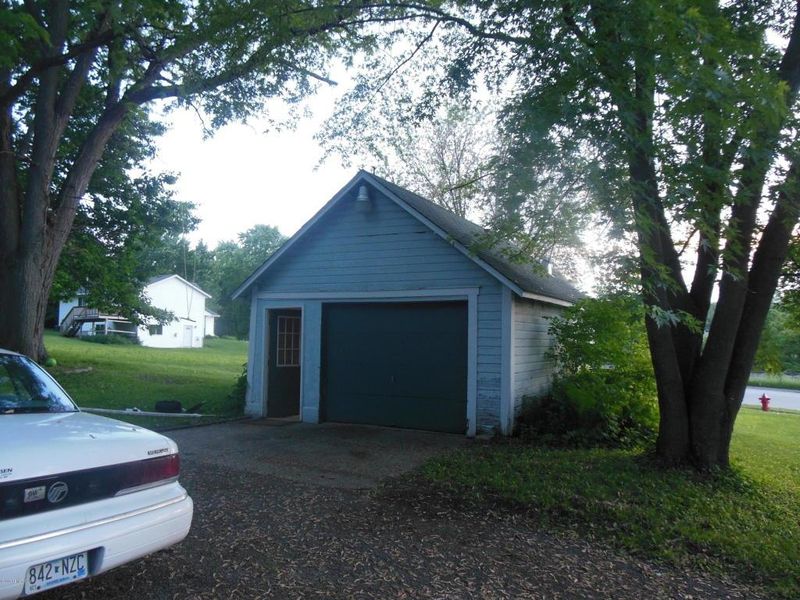 716 Linn Ave SW, Owatonna, MN 55060