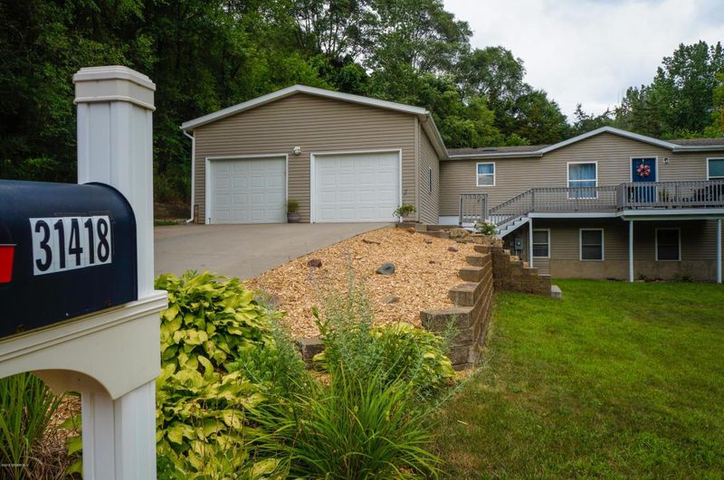 31418 Hemlock Dr, Cannon Falls, MN 55009