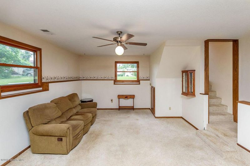 1217 Peters Pl, Lake City, MN 55041
