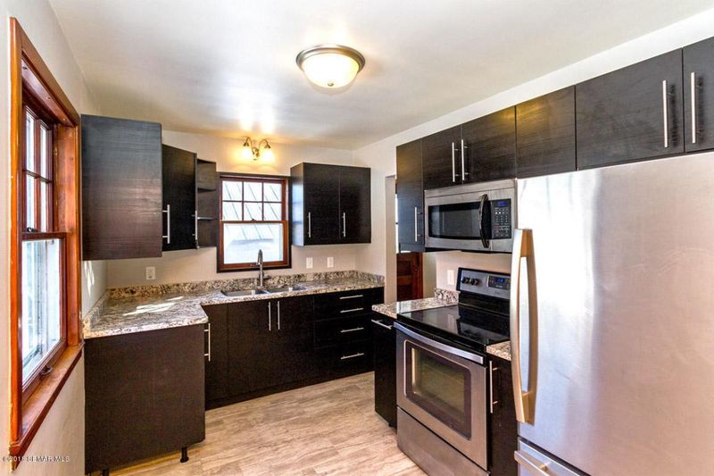 814 14th St NW, Rochester, MN 55901