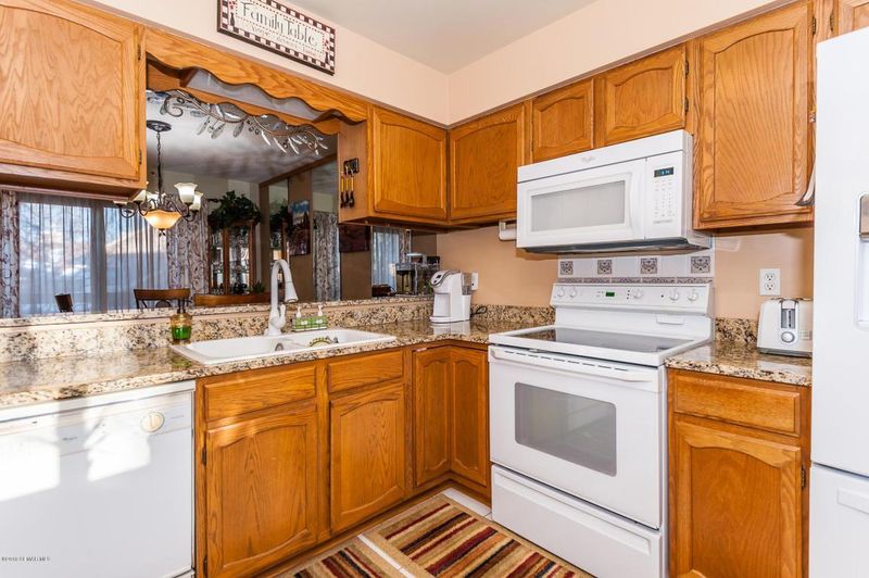 39 Elton Ridge Ct NW, Rochester, MN 55901