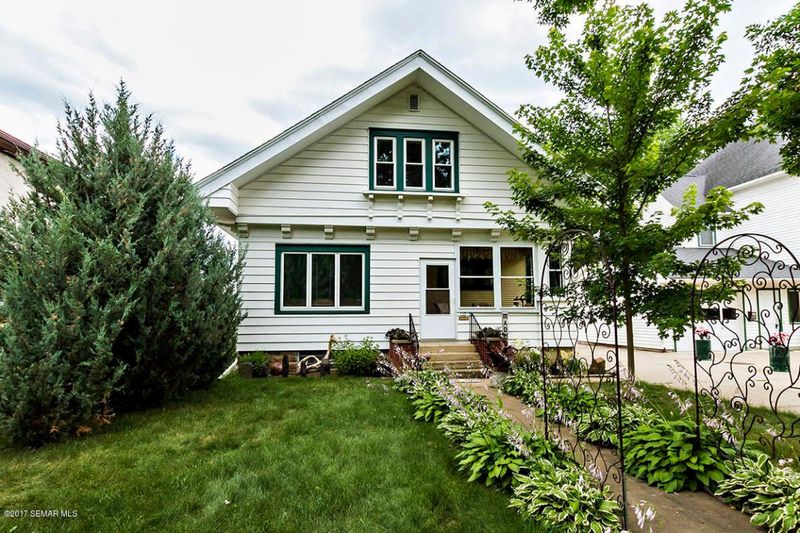110 N High St, Lake City, MN 55041