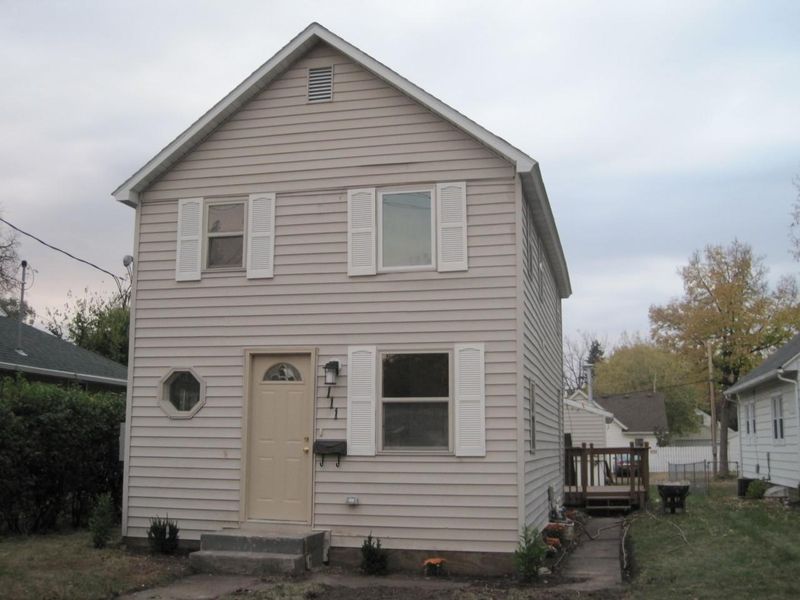 111 9th St NE, Rochester, MN 55906