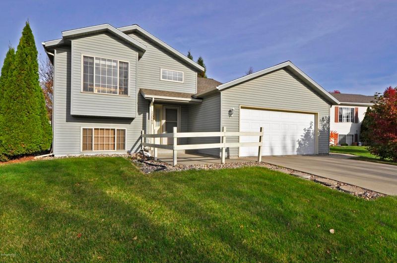 1321 Edenborough Ln NW, Rochester, MN 55901