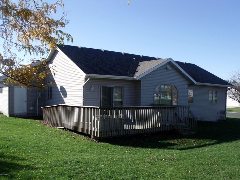 1004 4th St NW, Dodge Center, MN 55927