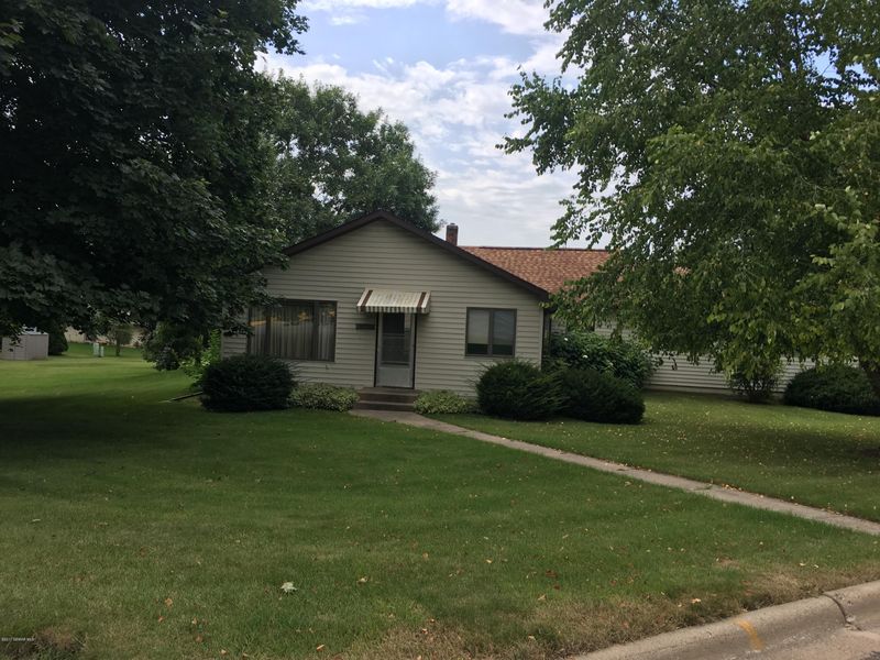 107 S Hagen, Mabel, MN 55954