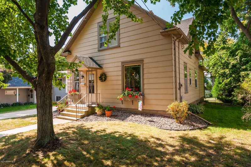 117 10th Ave SE, Rochester, MN 55904