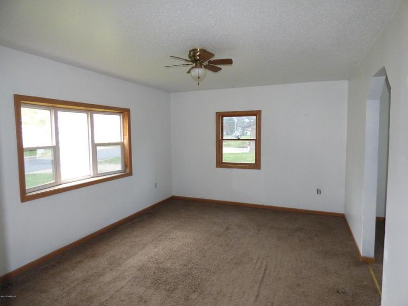 714 S Winnebago St, Caledonia, MN 55921