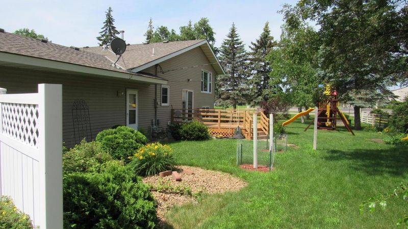877 Aldon Dr, Saint Cloud, MN 56301