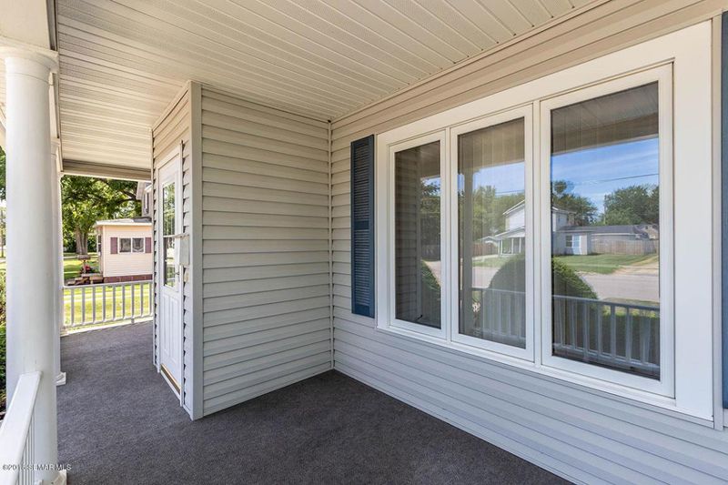 306 S 7th St, Lake City, MN 55041