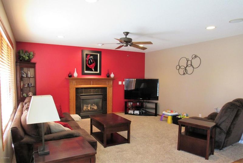5198 54th Ave NW, Rochester, MN 55901