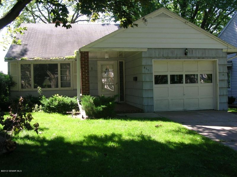 435 16th Ave SW, Rochester, MN 55902