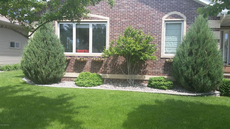 1202 5th St NW, Dodge Center, MN 55927