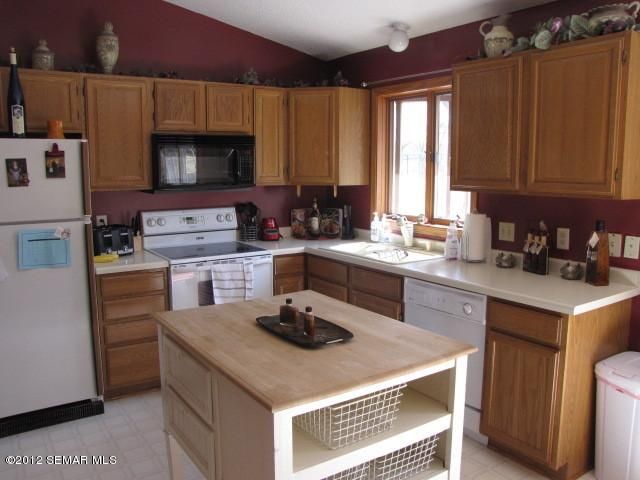 832 Bristol Ln NE, Rochester, MN 55906