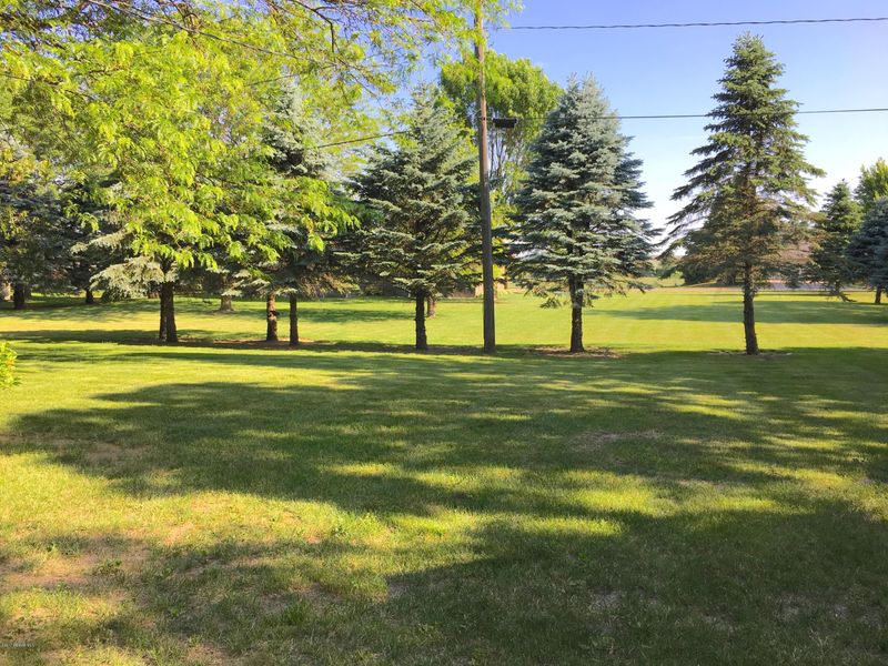 301 W Ringer St, Kiester, MN 56051