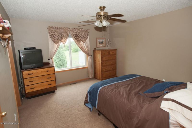 804 8th Ave NE, Kasson, MN 55944