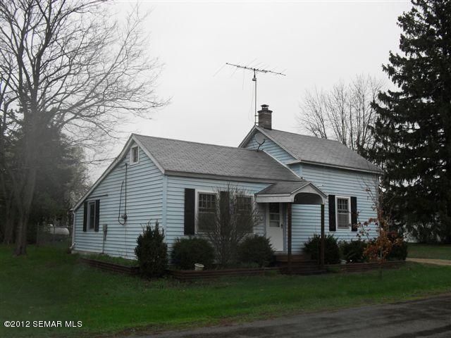 64 W 10th St, Buffalo City, WI 54622