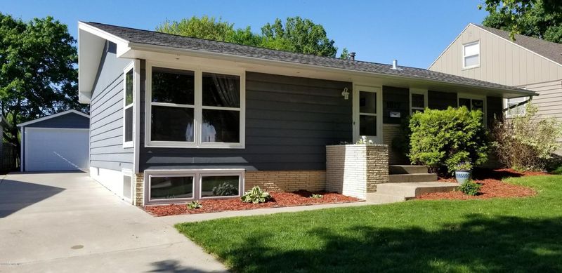 1817 18 1/2 St NW, Rochester, MN 55901