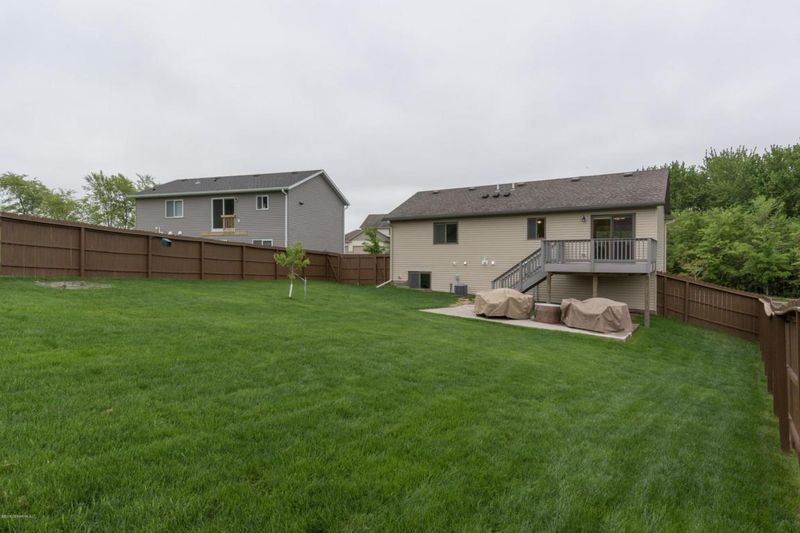 5093 Ridgeview Dr NW, Rochester, MN 55901